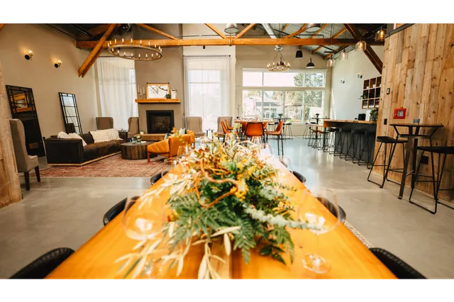 Brooks Note Winery and Tasting Room