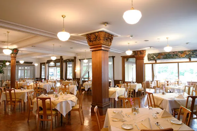日光金谷ホテル ダイニングルーム（NIKKO KANAYA HOTEL MAIN DINING ROOM）