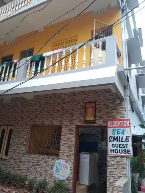 Goroomgo Sea Smile Lodge Puri