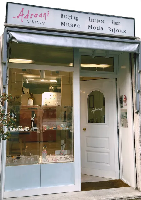 Adreani Bottega Vintage -Bijoux in plexiglas dal 1986