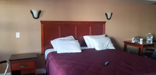 Pleasant Holiday Motel