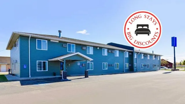 Love Hotels Staples at HWY 10 MN