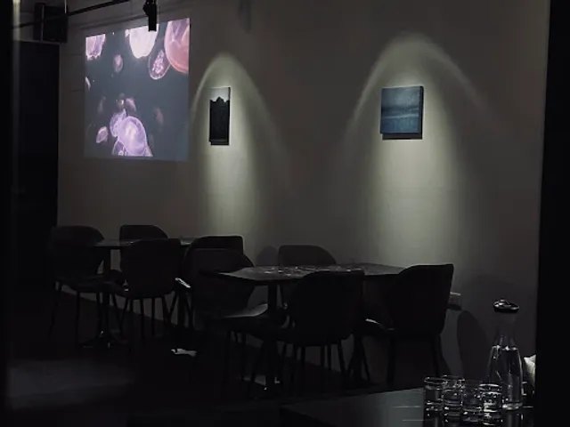 Linger 流連忘返 - Bar x Gallery｜台中酒吧｜深夜藝廊