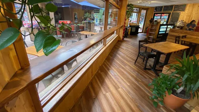 Grub Thai Restaurant