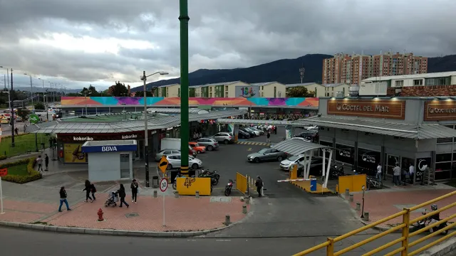 184 Highway Shopping Center