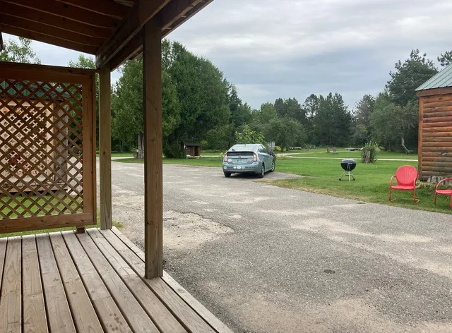 Berry's Motel and Cabins