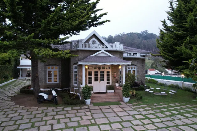 Savithri Gemini Ganesh Bungalow