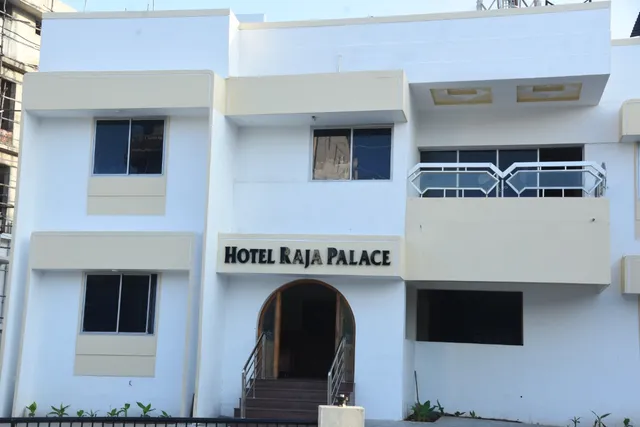 Hotel Raja Palace