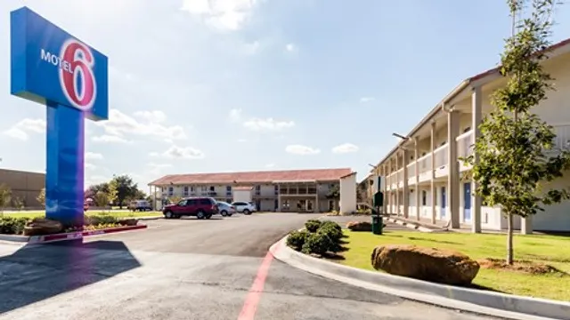 Motel 6 Dallas, TX - Farmers Branch