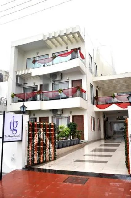 OYO The Bhopal Grande Apartment