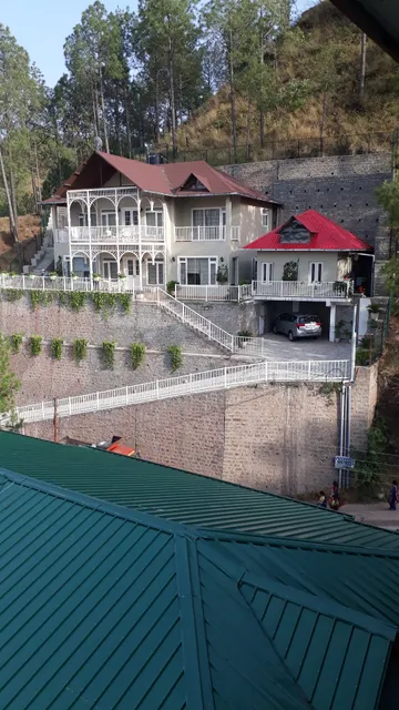 OYO Home 13768 Penthouse 3BHK