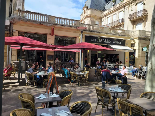 Le Petit Moka - Downtown