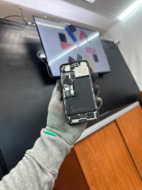 Xpress Cell Fixers Iphone and Android repair center.