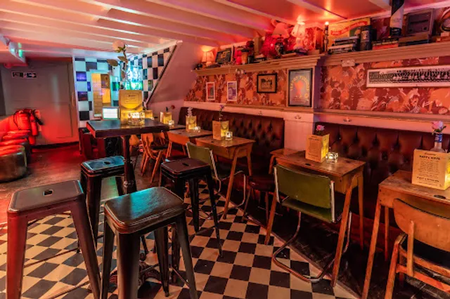 Simmons Bar | Kings Cross