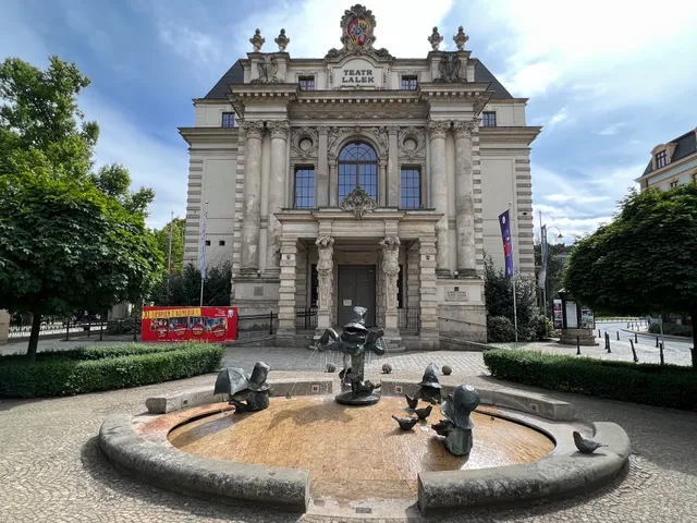 Krasnale Wodne: Puszczający Stateczki, Karmiący Ptaki, Ogrodnik,