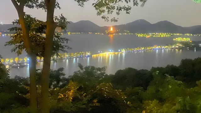 杭州广厦餐饮管理有限公司卧龙居咖啡吧