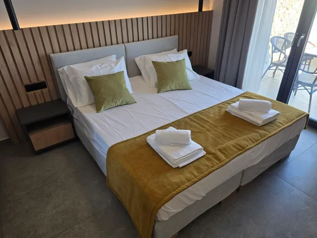 Apollonian Luxury Suites