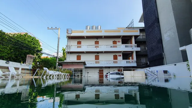 โรงแรมบ้านเจพีเอ็น (Baan JPN Hotel)