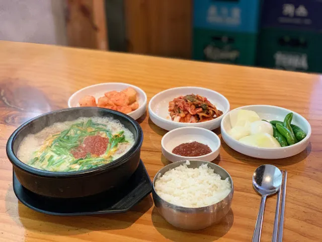 부산아지매국밥 포스코사거리점