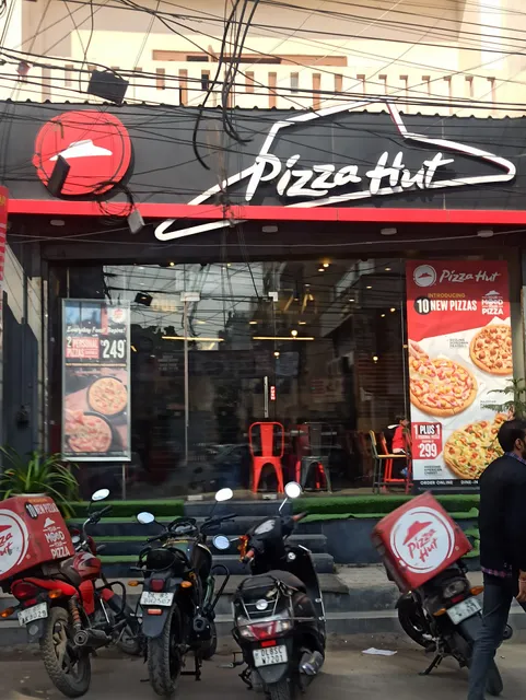 Pizza Hut | Adarsh Nagar, Delhi