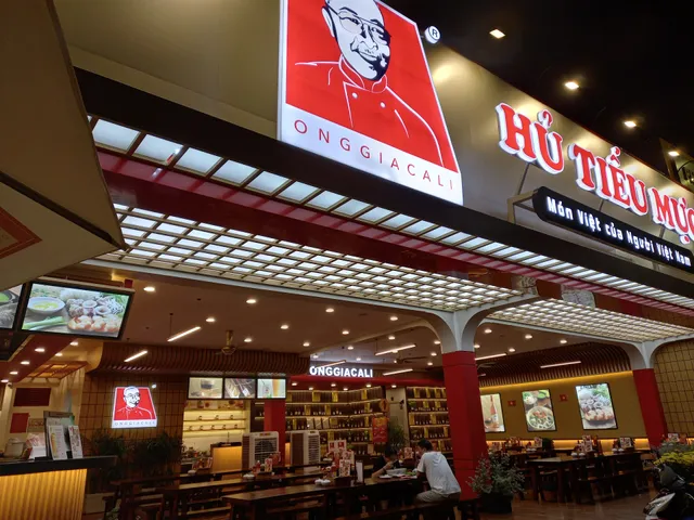 Hủ Tiếu Mực Ông Già Cali