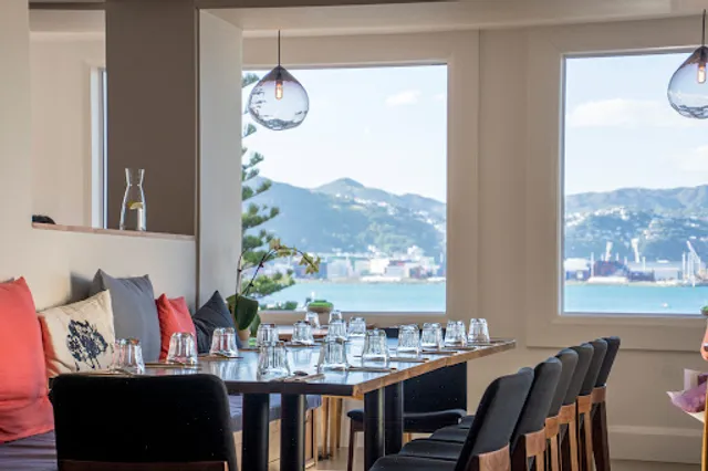 Pomelo Kitchen & Bar