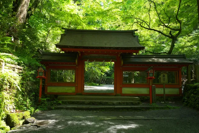Shin-mon Gate