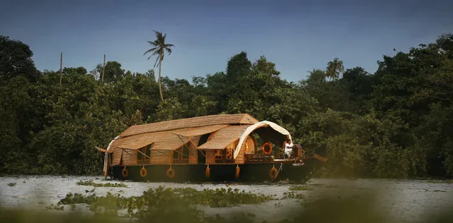 Spice Coast Cruises House Boat - CGH Earth