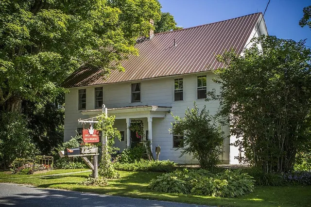 Maple House Bed & Breakfast