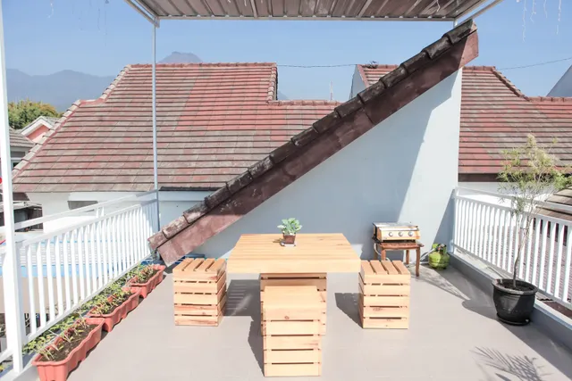 Villa di Batu Malang dengan Kolam Renang (Qita - Zerrin Suha)