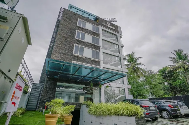 FabHotel Prime D Chandlier - Hotel Near Ernakulam Railway Station, Ernakulam