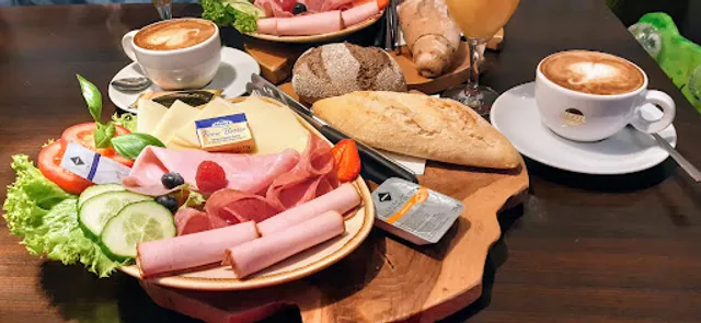 Iller Café| Eis | Frühstück | Smoothies | Lounge Senden