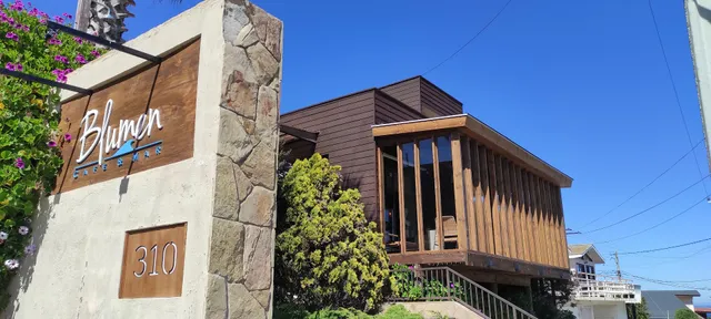 Blumen Hotel Cafe & Mar