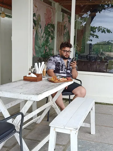 Beach Cafe by Sarwaa