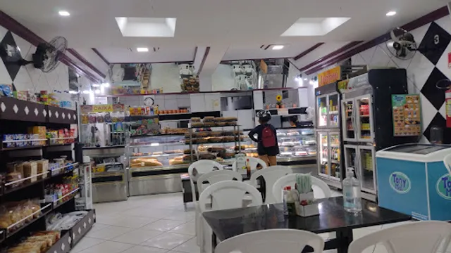 Padaria e Confeitaria Avenida