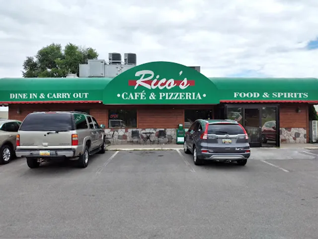 Rico's Café and Pizzeria