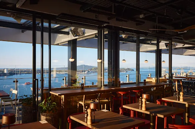 Queens Rooftop & Wineshop