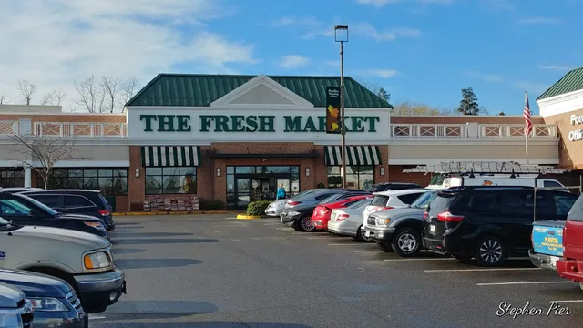 Bradlee Shopping Center