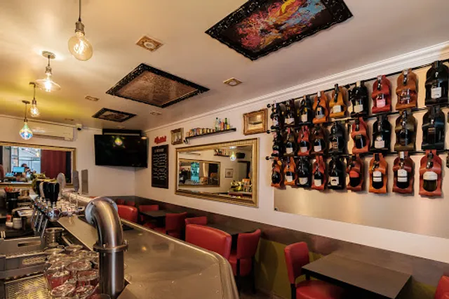 Aux Brèves de Comptoir