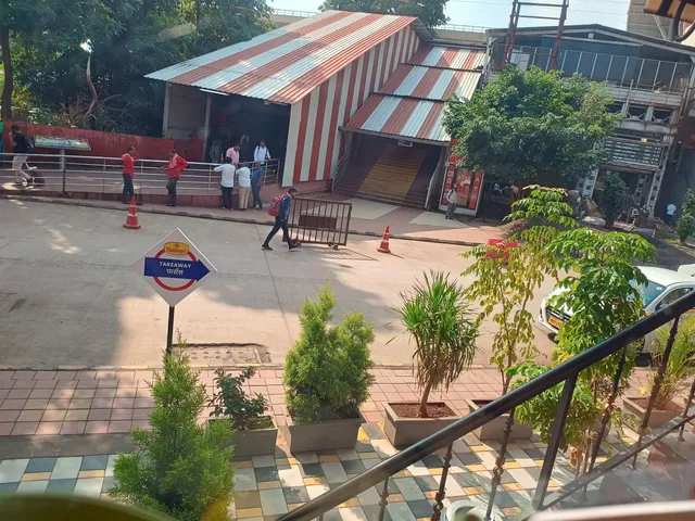 Pune platform no 6 Haldiram resto