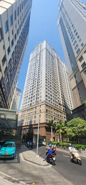 Awesome CBD Luxury Apartment The Tresor Rooftop Garden !