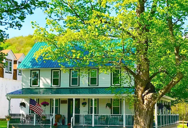 The Rose Cottage in De Bruce