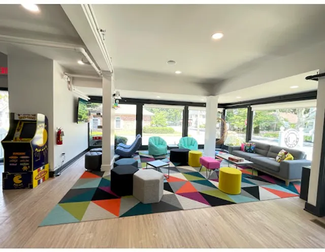 The Peach Pit, 07760