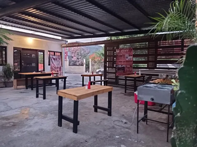 Los Plebes Tacos de Birria