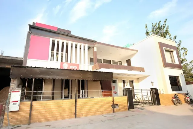 OYO 5026 Preet Hotel