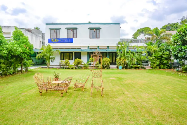 FabHotel Pulse Impulse - Hotel in Maharani Bagh, New Delhi