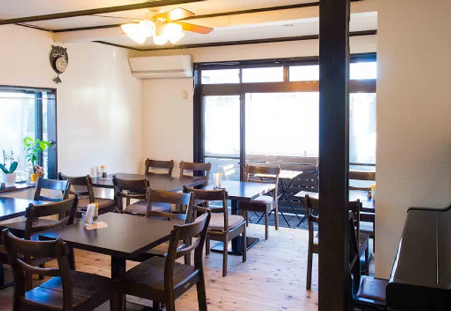 Cafe & Bar Chouette [カフェ＆バー シュエット]