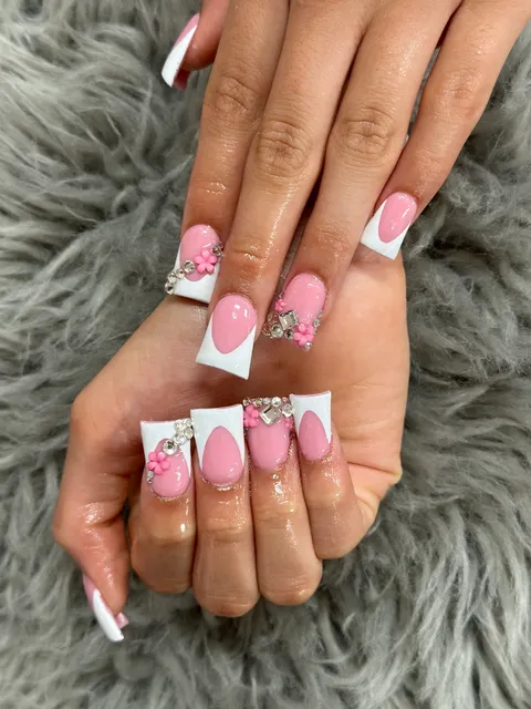 Sunflower Nails spa & Lash Lancaster