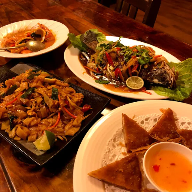 三輪車泰式料理