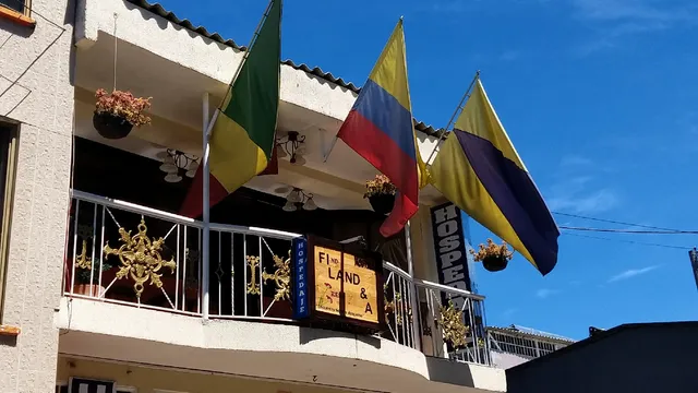 Hostal FIND LAND & A REST